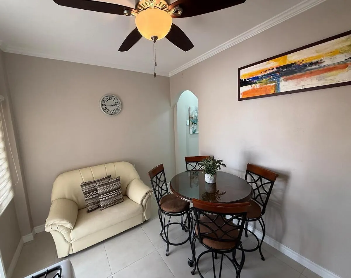 Veroniques House Cozy Modern 1-Bedroom In Vibrant Woodbrook Port of Spain