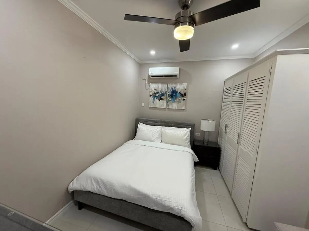 Contacts de Veroniques House Cozy Modern 1-Bedroom In Vibrant Woodbrook